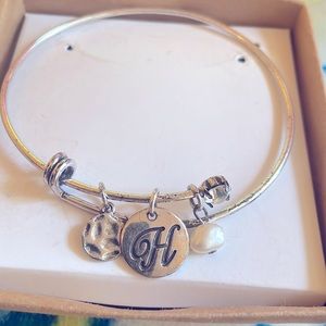 🔴 Blossom boutique “H” bracelet